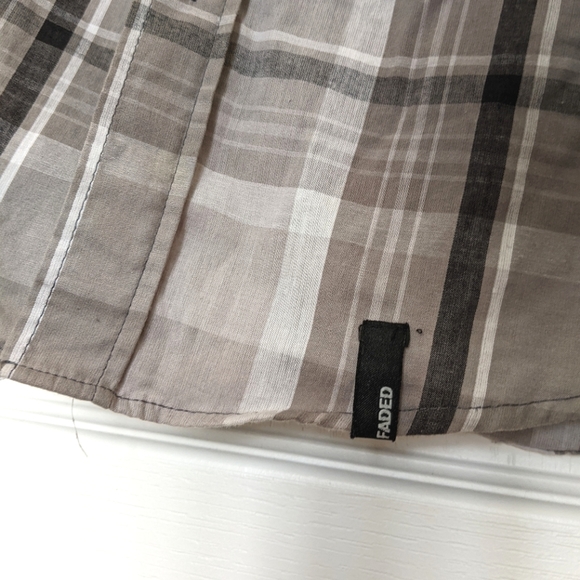 3/$15 Straight Faded Rustic Long sleeve shirt - Picture 4 of 9